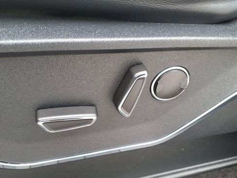 Used 2022 Ford F150 Lariat w/ Equipment Group 502A High image 14