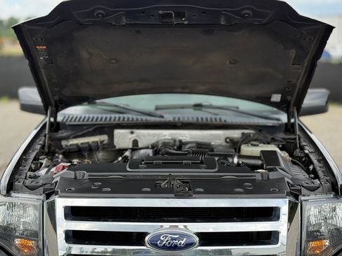 Used 2014 Ford Expedition Limited w/ Equipment Group 301A AWD/4WD image 29
