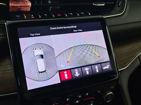 Used 2022 Jeep Grand Cherokee Summit w/ Advanced Protech Group IV image 28