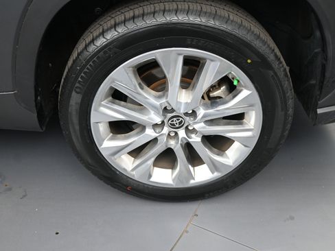 Used 2023 Toyota Highlander L image 21