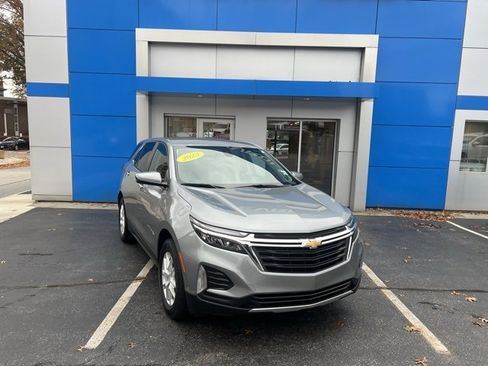 Used 2023 Chevrolet Equinox LT image 3