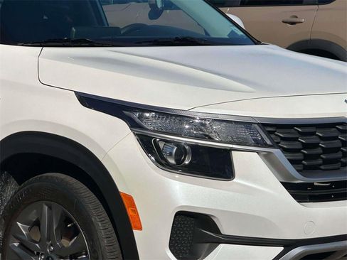 Used 2023 Kia Seltos LX image 8