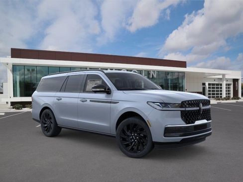 New 2025 Lincoln Navigator L Reserve AWD/4WD image 7