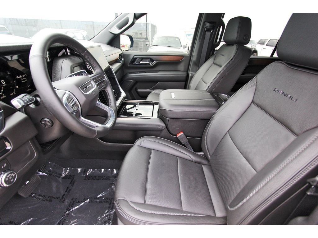 Used 2026 GMC Yukon XL Denali w/ Sun & Power Step Package AWD/4WD image 6