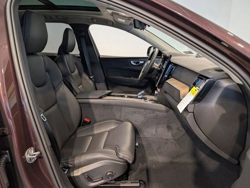 New 2026 Volvo XC60 B5 Ultra w/ Protection Package Premier image 31