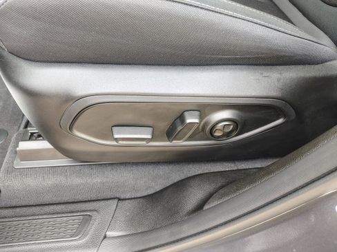 Certified 2025 Jeep Grand Cherokee L Laredo image 19