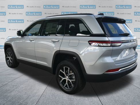 New 2025 Jeep Grand Cherokee Limited w/ Trailer Tow Package image 8