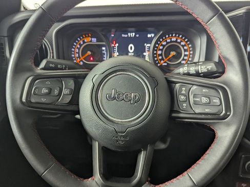 Used 2024 Jeep Wrangler Unlimited Rubicon AWD/4WD image 18