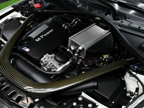 Used 2015 BMW M4 Coupe RWD image 19