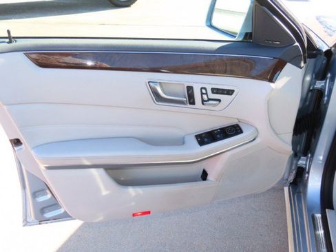 Used 2016 Mercedes-Benz E 350 Sedan image 21