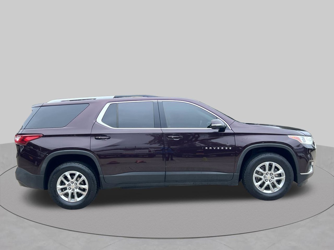 Used 2018 Chevrolet Traverse LT w/ LPO, Cargo Package FWD image 6