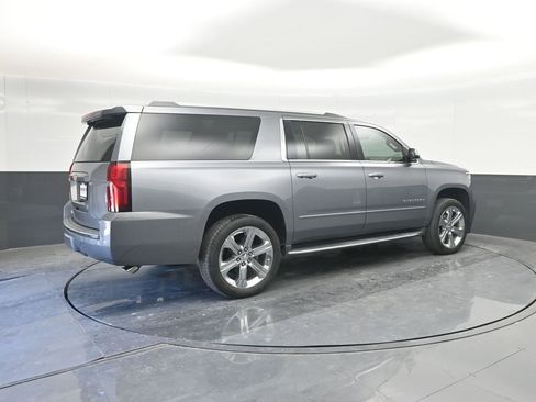 Used 2018 Chevrolet Suburban Premier image 15