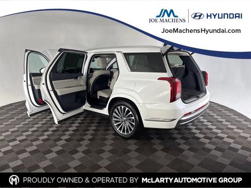 Used 2025 Hyundai Palisade Calligraphy image 19