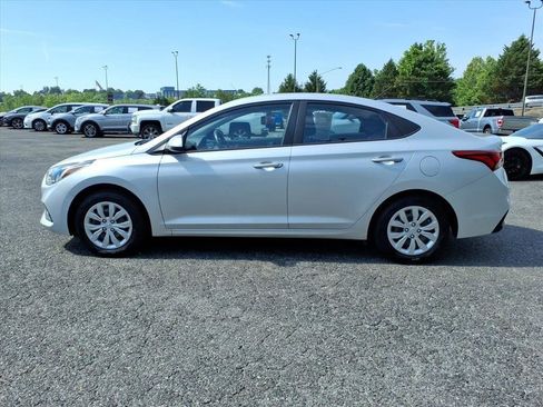 Used 2021 Hyundai Accent SE FWD image 7