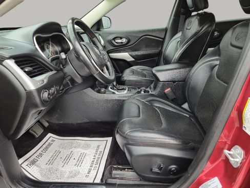 Used 2017 Jeep Cherokee Overland w/ Technology Group image 24