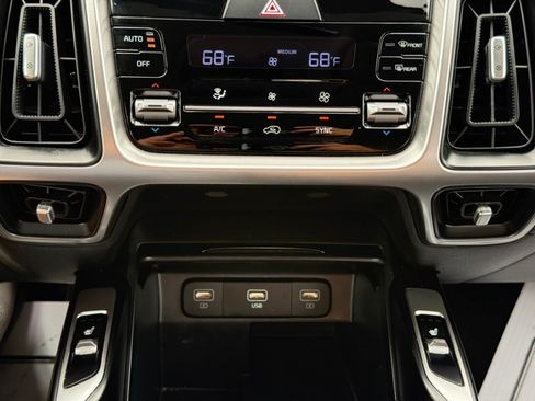 Used 2022 Kia Sorento S AWD/4WD image 18