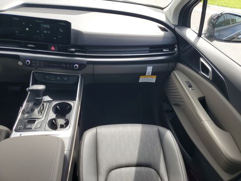 New 2026 Kia Carnival FWD image 27