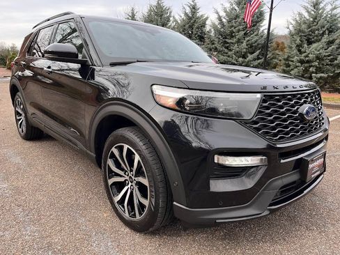 Used 2020 Ford Explorer ST w/ Premium Technology Package image 35