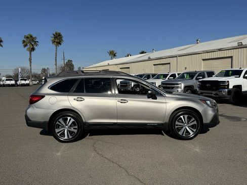 Used 2019 Subaru Outback 2.5i Limited image 10