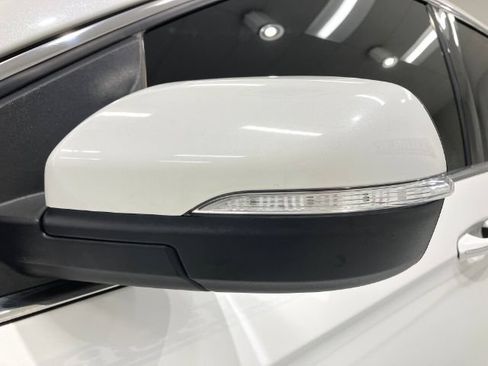 Used 2021 Ford Edge Titanium AWD/4WD image 12