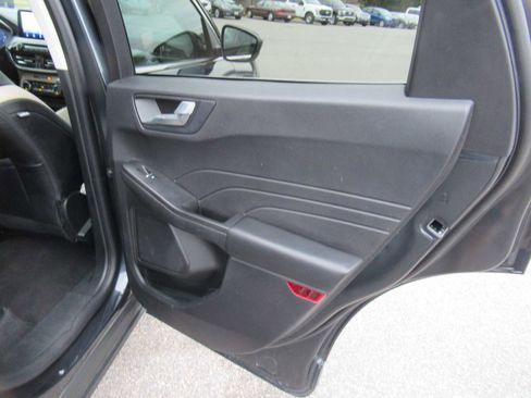 Used 2022 Ford Escape Titanium image 21
