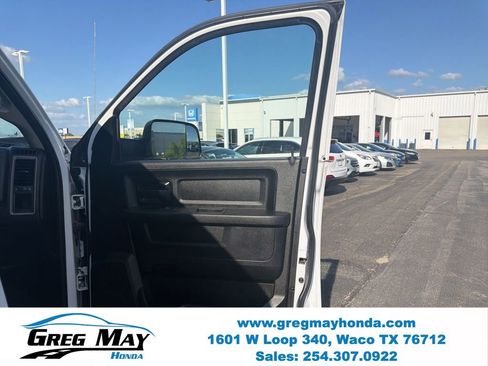Used 2018 RAM 2500 Tradesman w/ Chrome Appearance Group AWD/4WD image 26