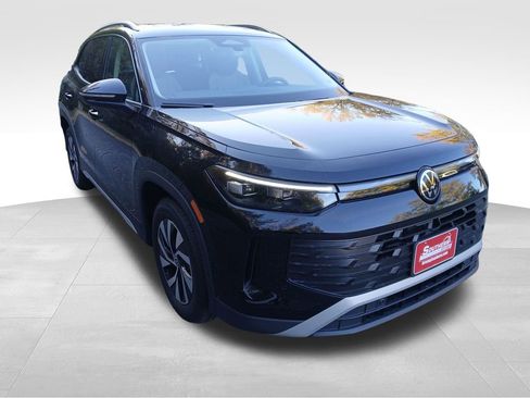 New 2026 Volkswagen Tiguan S image 7