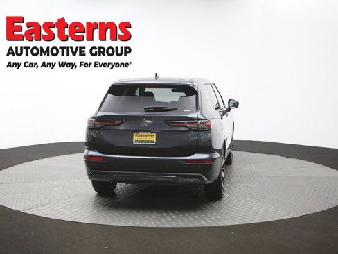 Used 2025 Mitsubishi Outlander SE AWD/4WD image 38