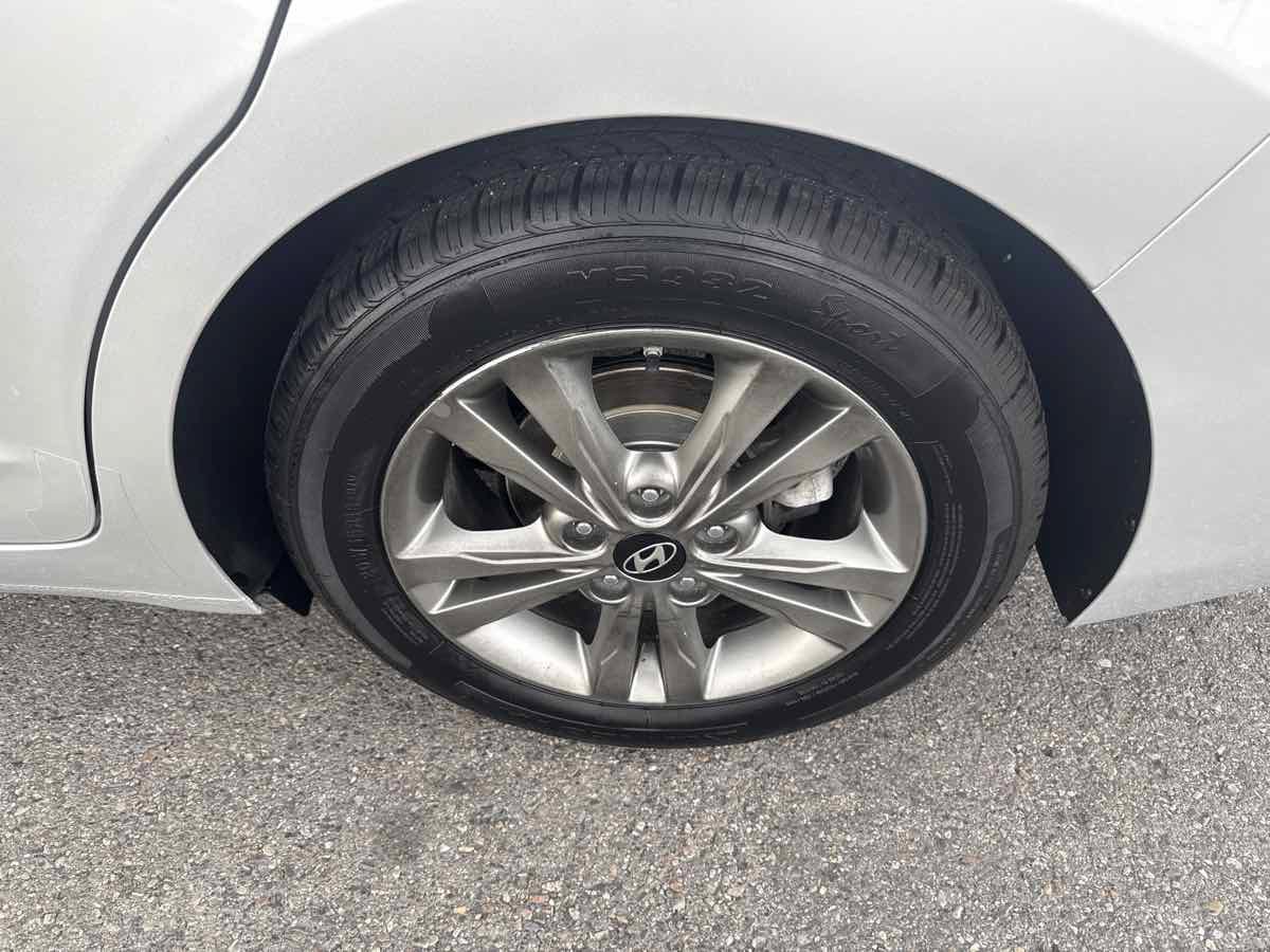 Used 2018 Hyundai Elantra Value Edition FWD image 10