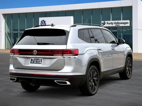 New 2026 Volkswagen Atlas SE FWD image 8
