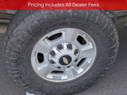Used 2011 Chevrolet Silverado 2500 LT w/ Interior Plus Package AWD/4WD image 8
