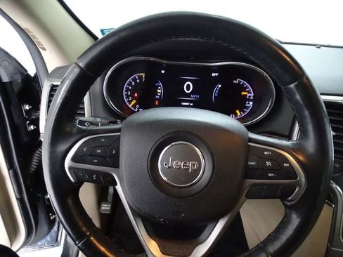 Used 2018 Jeep Grand Cherokee Limited AWD/4WD image 6