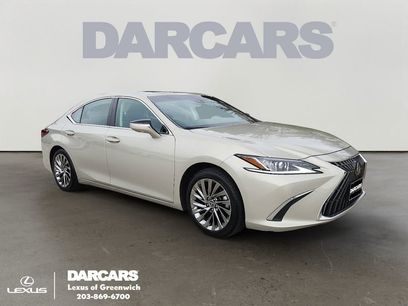 Used 2024 Lexus ES 300h w/ Luxury Package