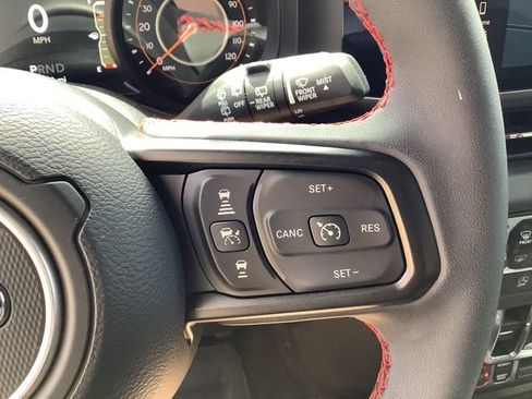 Used 2024 Jeep Wrangler Unlimited Rubicon AWD/4WD image 12
