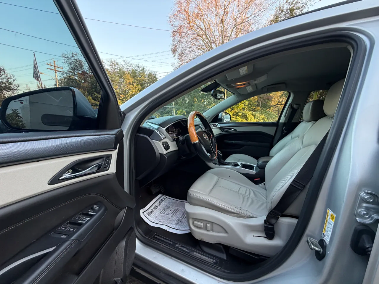Used 2014 Cadillac SRX FWD image 17