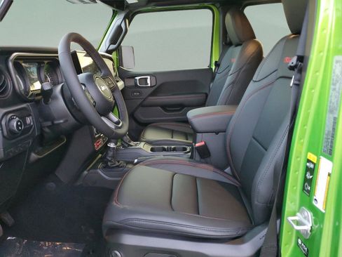 New 2025 Jeep Gladiator Rubicon w/ Convenience Group image 15