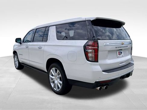 Certified 2022 Chevrolet Suburban High Country AWD/4WD image 3