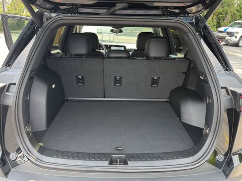 Used 2026 Chevrolet Equinox LT w/ Convenience Package II FWD image 33