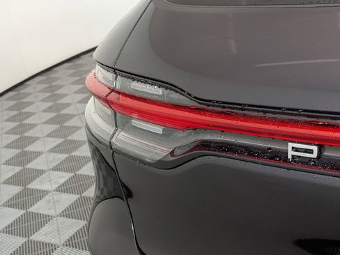 Used 2026 Porsche Macan AWD/4WD image 15