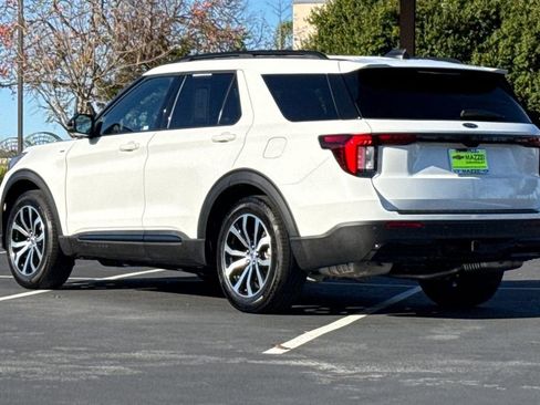 Used 2025 Ford Explorer ST-Line RWD image 3