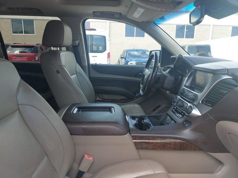 Used 2018 Chevrolet Tahoe LT w/ LT Signature Package AWD/4WD image 10