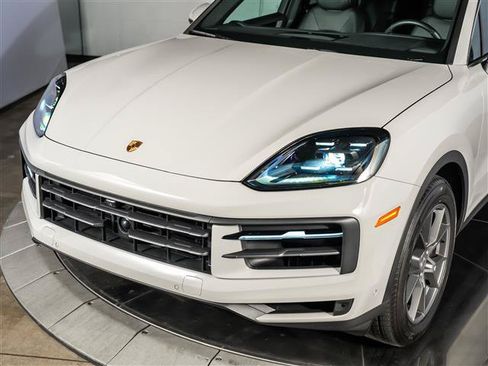 Certified 2026 Porsche Cayenne AWD/4WD image 11