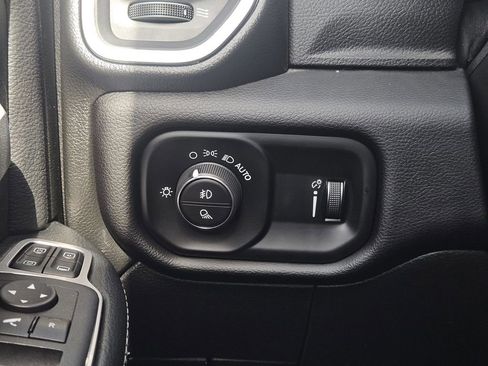 Used 2024 RAM 3500 Big Horn image 27