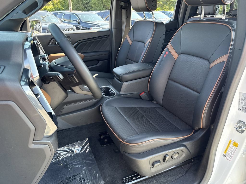 Used 2023 GMC Canyon AT4 w/ AT4 Premium Package AWD/4WD image 20