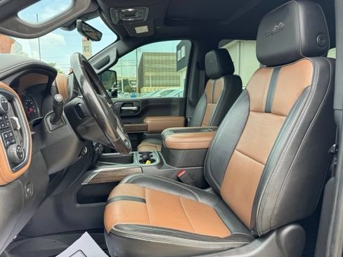 Used 2022 Chevrolet Silverado 2500 High Country w/ LPO, Dark Essentials Package AWD/4WD image 13