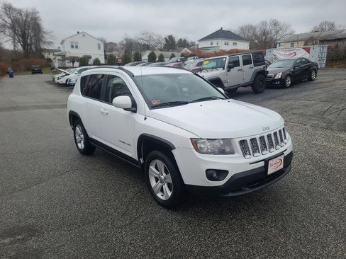 Used 2014 Jeep Compass Latitude AWD/4WD image 9