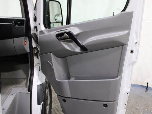 Used 2013 Mercedes-Benz Sprinter 2500 image 22