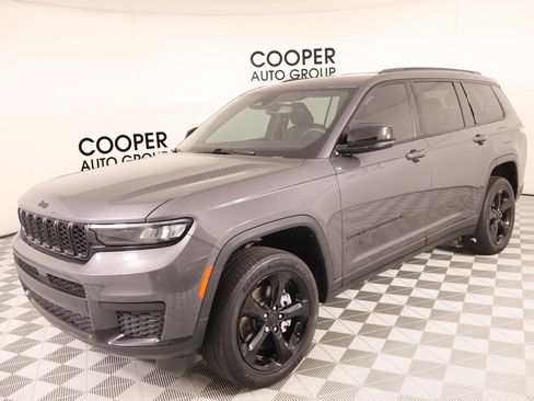Used 2023 Jeep Grand Cherokee L Laredo AWD/4WD image 10