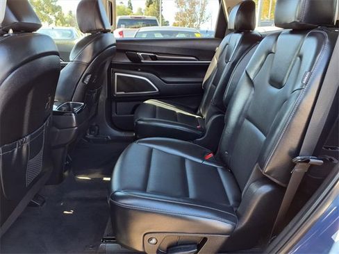Used 2025 Kia Telluride S image 9