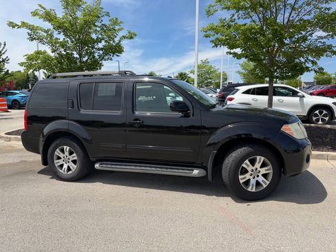 Used 2010 Nissan Pathfinder SE w/ SE Premium Journey Pkg AWD/4WD image 3